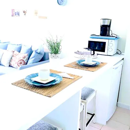 With 2 Bedrooms In Costa Adeje With Wonderful Sea View Shared Pool Furnished Balcony 700 M From The Beach *