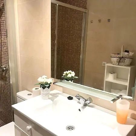 With 2 Bedrooms In Costa Adeje With Wonderful Sea View Shared Pool Furnished Balcony 700 M From The Beach *