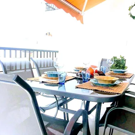 With 2 Bedrooms In Costa Adeje With Wonderful Sea View Shared Pool Furnished Balcony 700 M From The Beach Appartement *